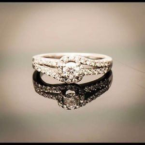 14K White Gold Round Brilliant Cut Diamond Ring